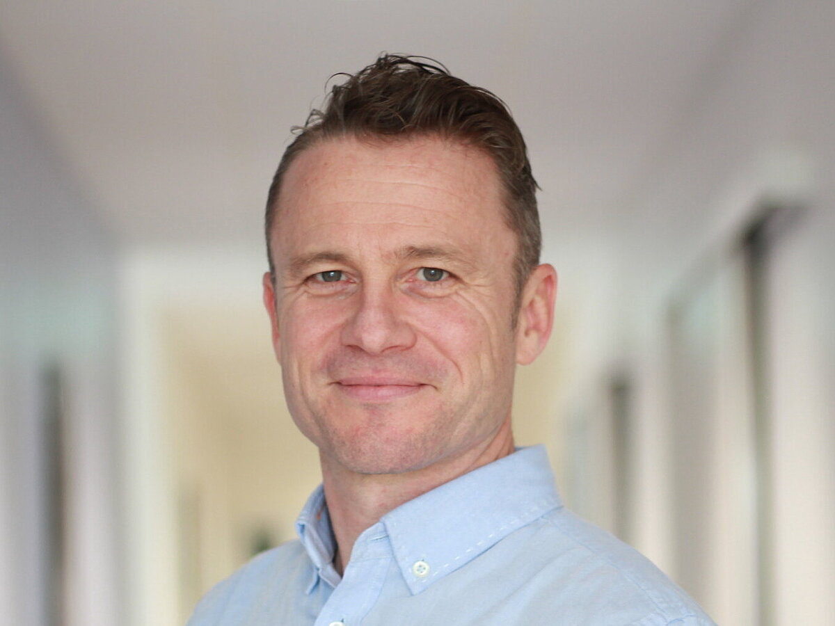 Dieses Bild zeigt Dr. Gernot Delfs. Er ist Mitglied der Klinikleitung und für den Bereich Cat friendly Clinic verantwortlich.