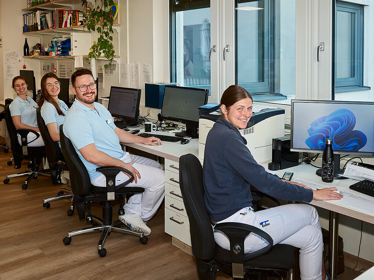 Blick ins Assistent:innenbüro