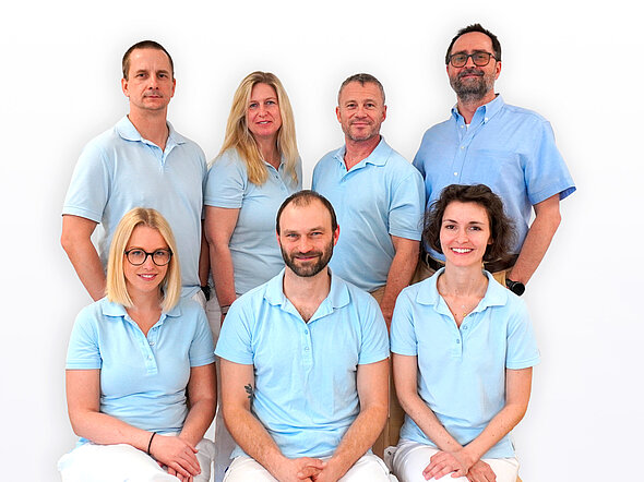 Dies ist ein Gruppenbild der 7-köpfigen Klinikleitung, aus vier Männern und drei Frauen, die von Januar bis Juli 2026 die Tierklinik Hofheim leiten. 